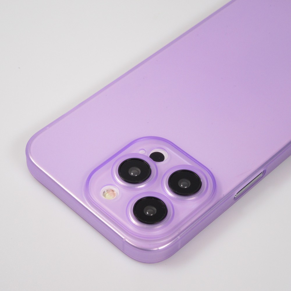iPhone 15 Pro Max Case Hülle - Plastik ultra dünn semi-transparent matt - Violett