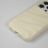 Coque iPhone 15 Pro Max - Silicone avec forme de vague 3D mat - Blanc