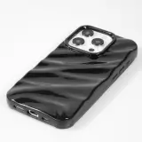 Coque iPhone 15 Pro Max - Silicone avec forme de vague 3D mat - Noir