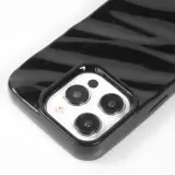 Coque iPhone 15 Pro Max - Silicone avec forme de vague 3D mat - Noir