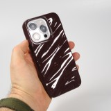 Coque iPhone 15 Pro Max - Silicone avec forme de vague 3D mat - Bordeaux