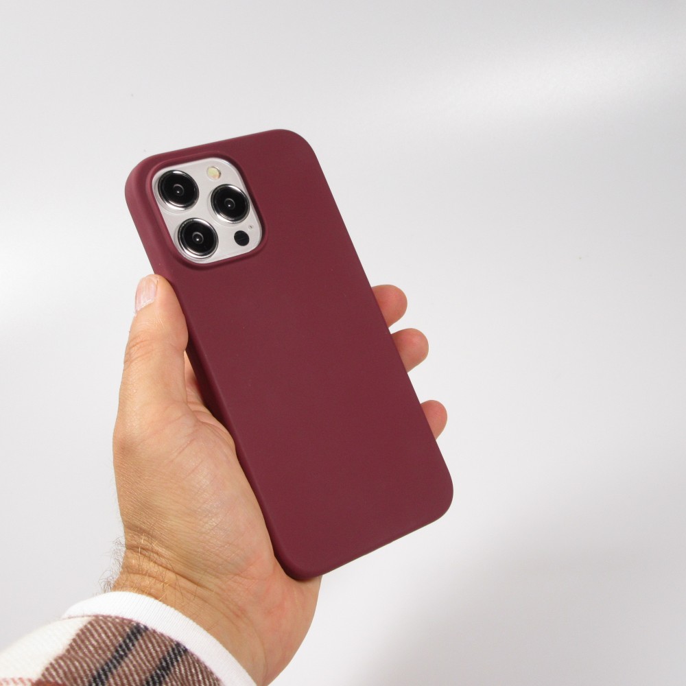 Coque iPhone 15 Pro - Soft Touch - Bordeaux