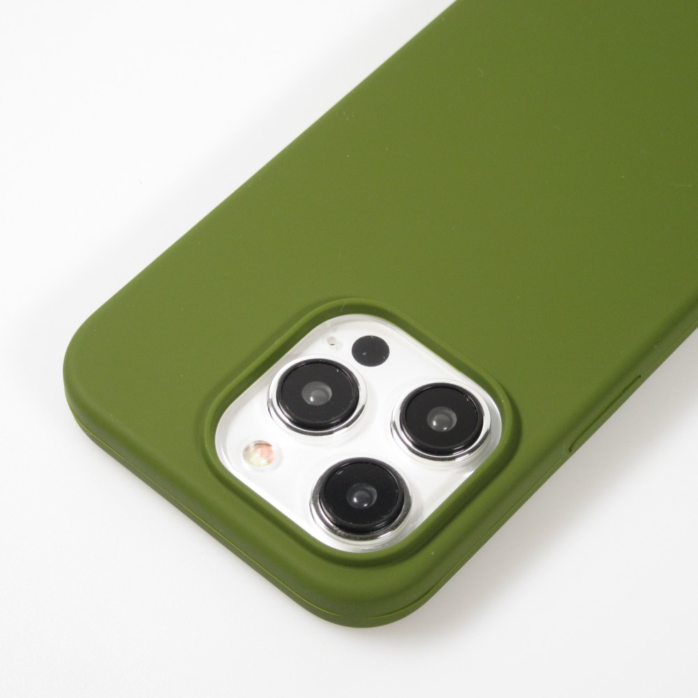 Coque iPhone 15 Pro - Soft Touch - Vert militaire