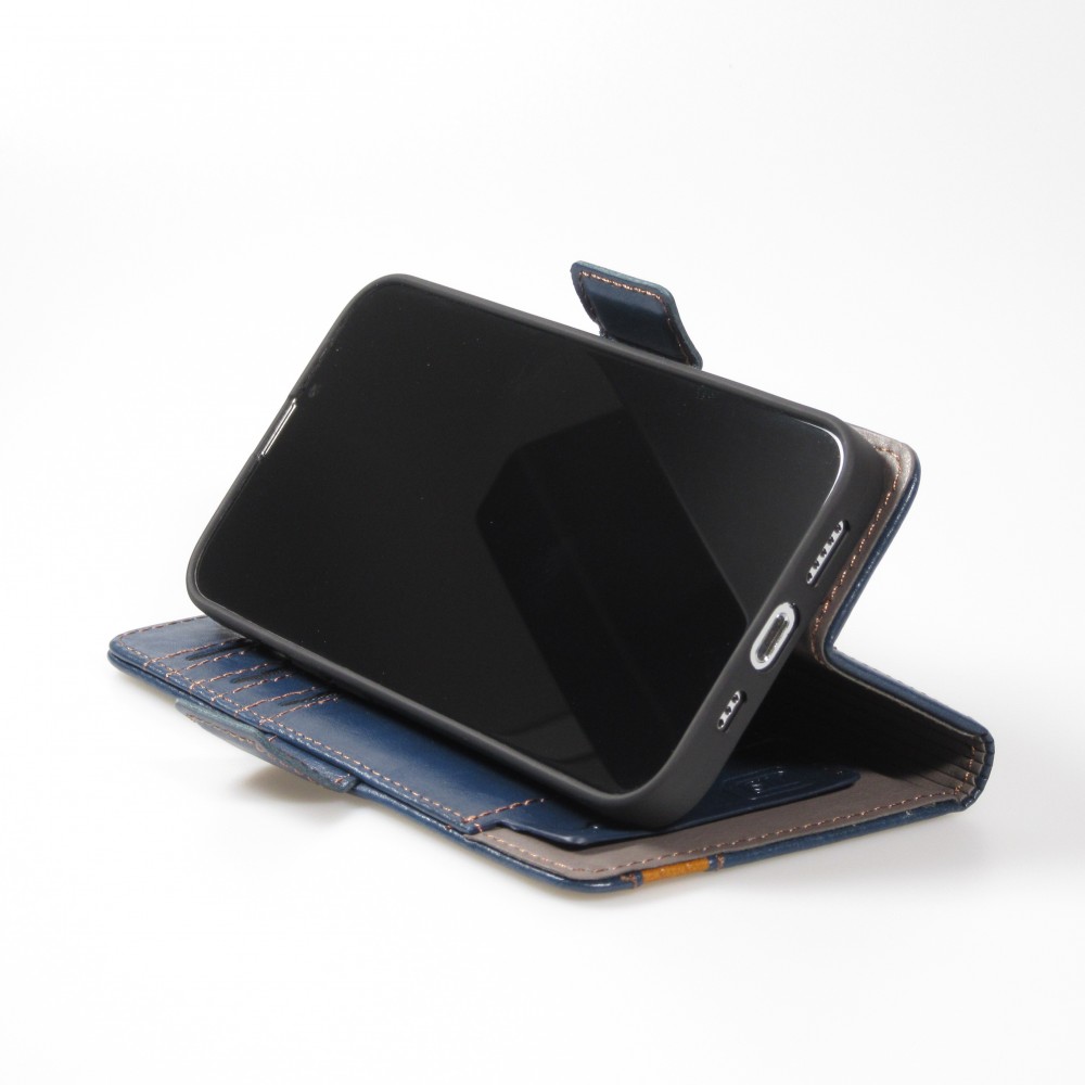 Etui cuir iPhone 16e - Flip Wallet en cuir véritable avec stripe design et compartiment à cartes - Bleu