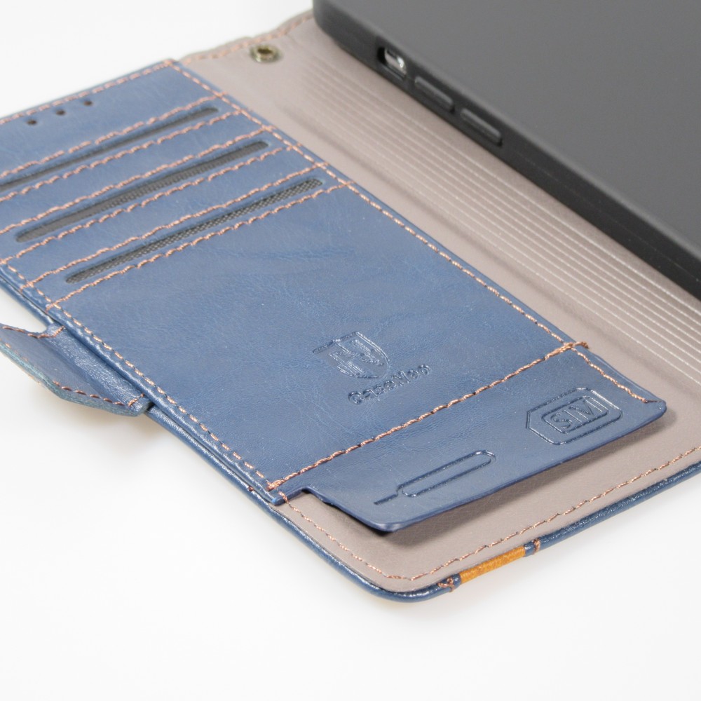 Etui cuir iPhone 12 / 12 Pro - Flip Wallet en cuir véritable avec stripe design et compartiment à cartes - Bleu