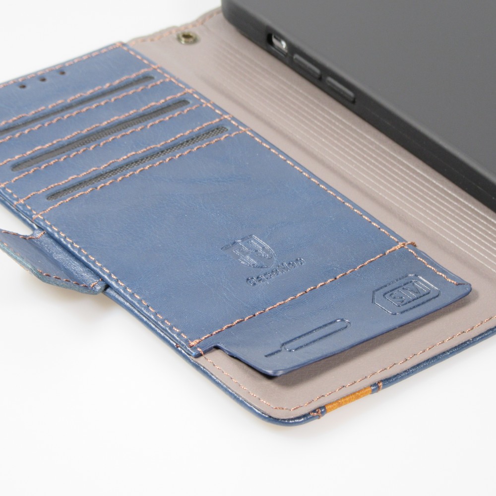 Etui cuir iPhone 13 - Flip Wallet en cuir véritable avec stripe design et compartiment à cartes - Bleu