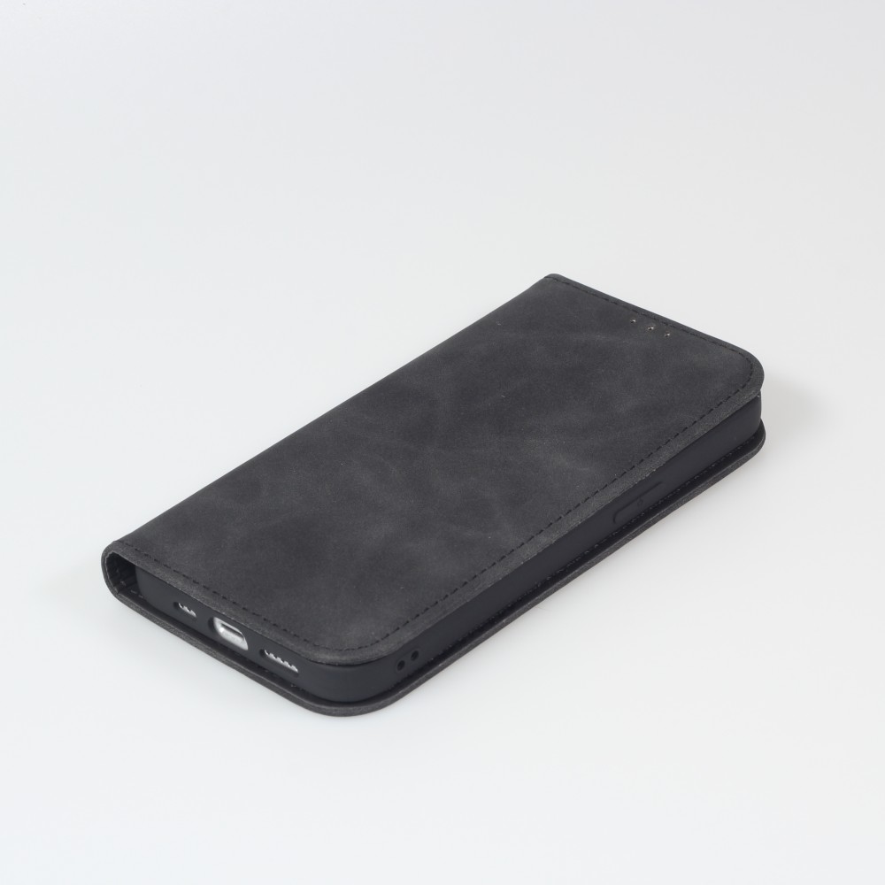 Etui cuir iPhone 11 - Flip Wallet vintage avec fermeture aimantée et compartiment cartes - Noir