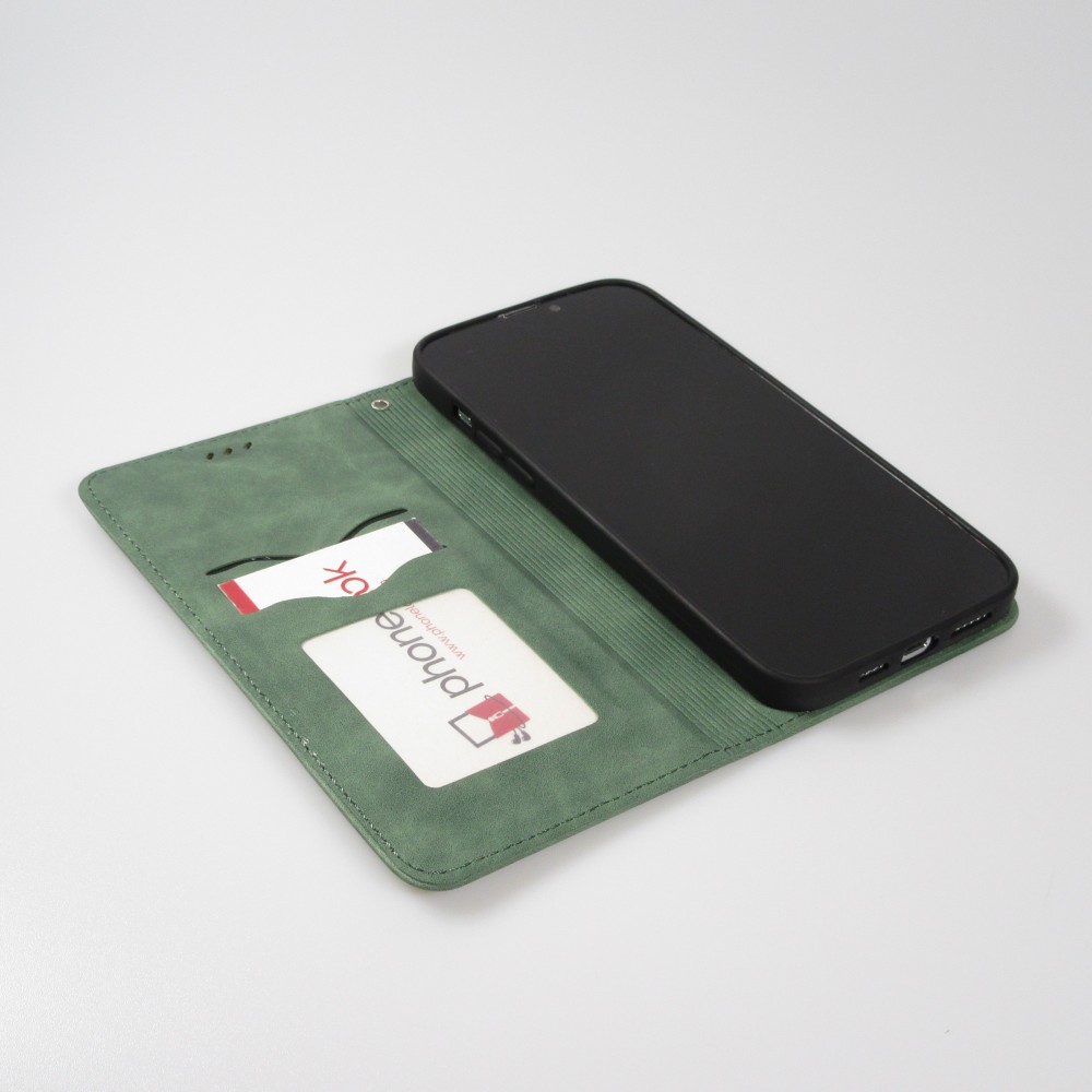 Etui cuir iPhone 15 Plus - Flip Wallet vintage avec fermeture aimantée et compartiment cartes - Vert foncé