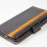 Etui cuir iPhone 16e - Flip Wallet en cuir véritable avec stripe design et compartiment à cartes - Noir