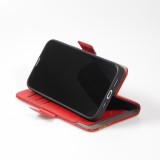 iPhone 13 Pro Max Leder Tasche - Flip Wallet Echtleder mit Akzentstreifen & Kartenhalter - Rot