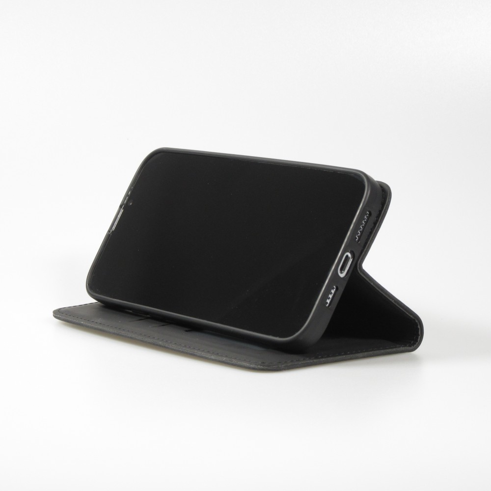 iPhone 16e Leder Tasche - Flip Wallet vintage mit Magnetverschluss und Kartenhalter - Schwarz