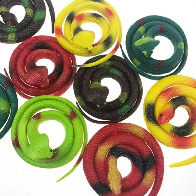 Faux serpent réaliste jouet en silicone pour Halloween (50 cm) - Couleur aléatoire