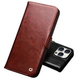 Fourre iPhone 15 Pro - Flip Qialino cuir véritable avec fermeture magnétique - Brun foncé