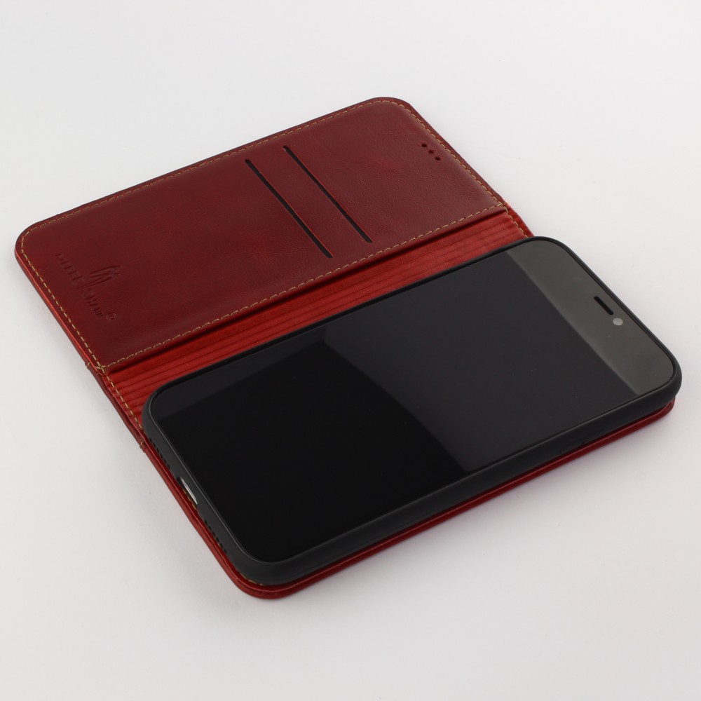 Fourre iPhone 11 - Flip Fierre Shann cuir véritable - Rouge