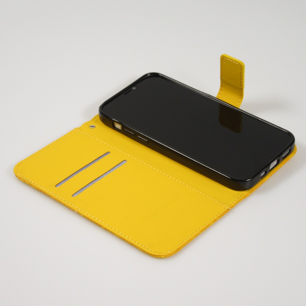iPhone 13 Pro Max Case Hülle - Premium Flip Wallet Kautschuk oriental Muster mit Magnetverschluss - Gelb