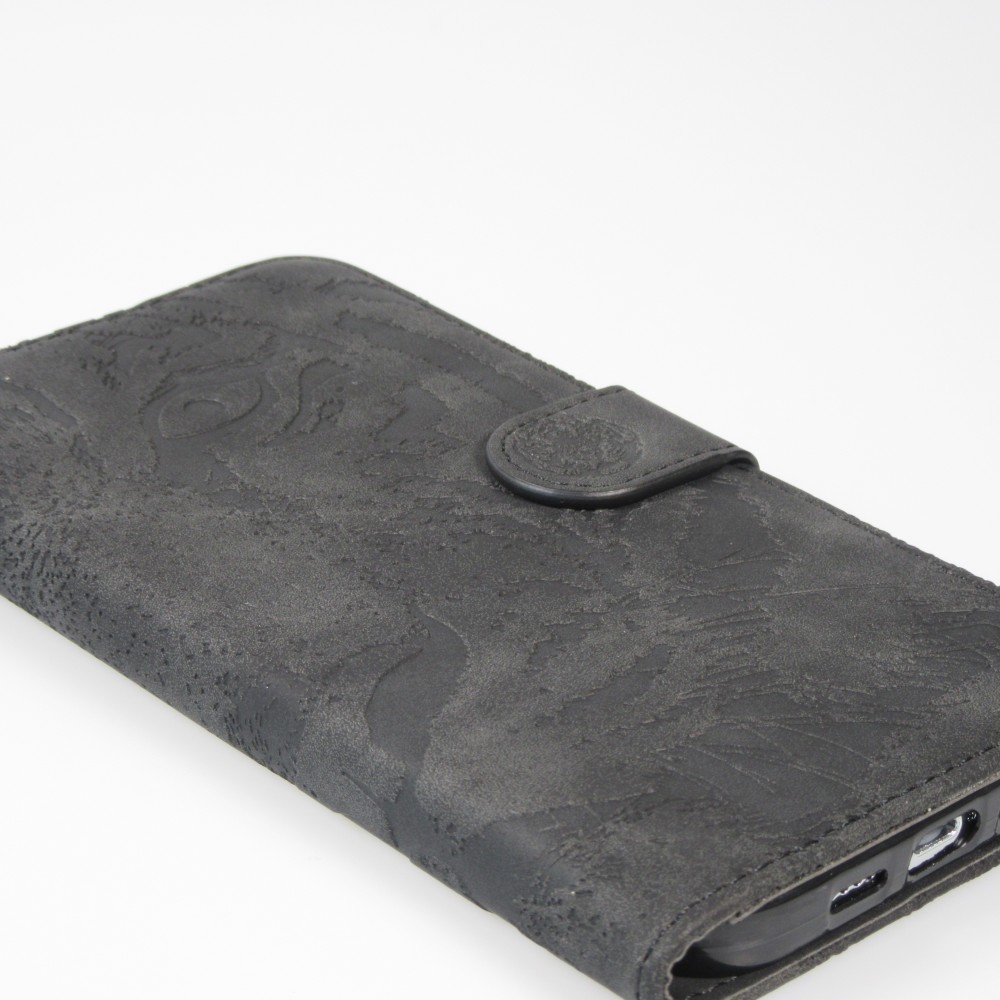 Fourre iPhone 15 - Flip 3D en similicuir Oeil du tigre - Noir