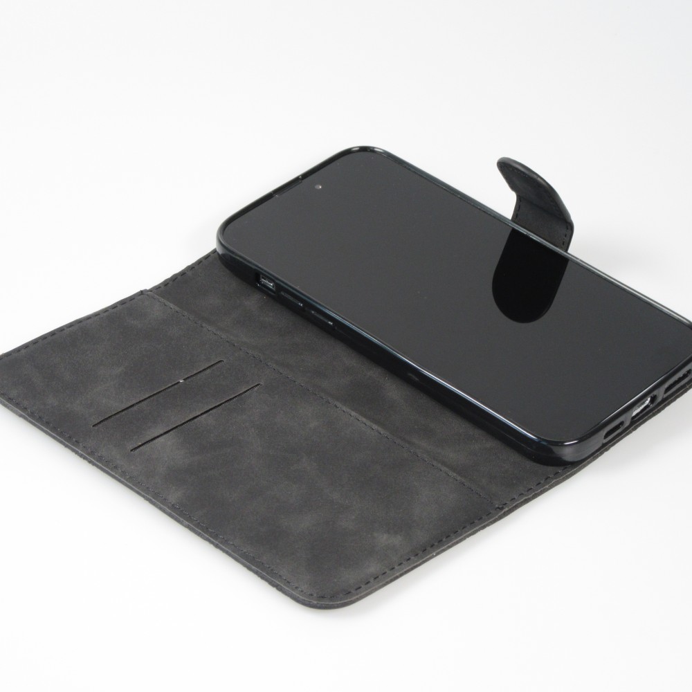 Fourre iPhone 15 - Flip 3D en similicuir Oeil du tigre - Noir