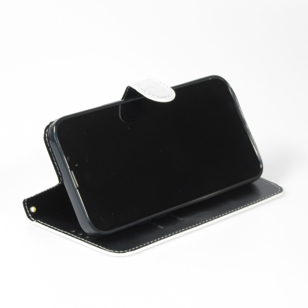 iPhone 14 Plus Case Hülle - Flip Glatt brilliant glänzend & reflektierend mit Schlaufe - Cold Steel