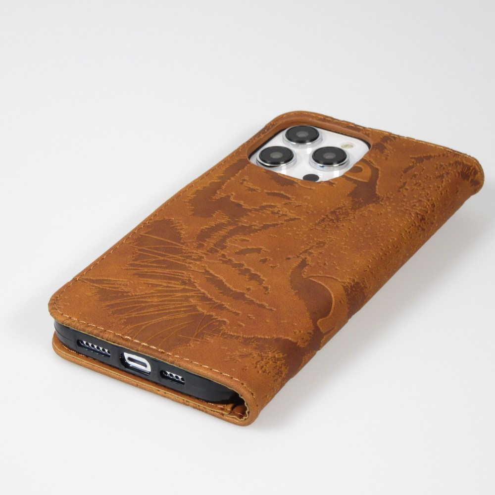 iPhone 14 Pro Case Hülle - 3D Flip Kunstleder Auge des Tigers - Braun