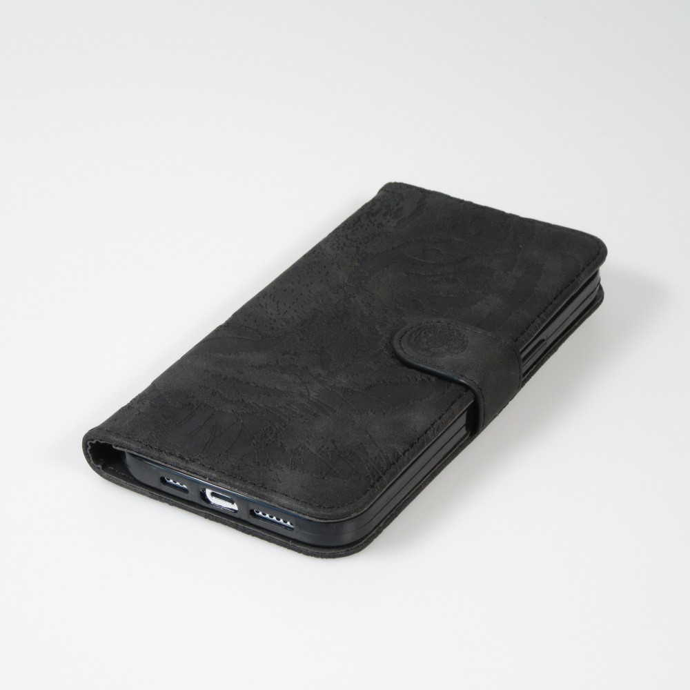 iPhone 15 Pro Max Case Hülle - 3D Flip Kunstleder Auge des Tigers - Schwarz