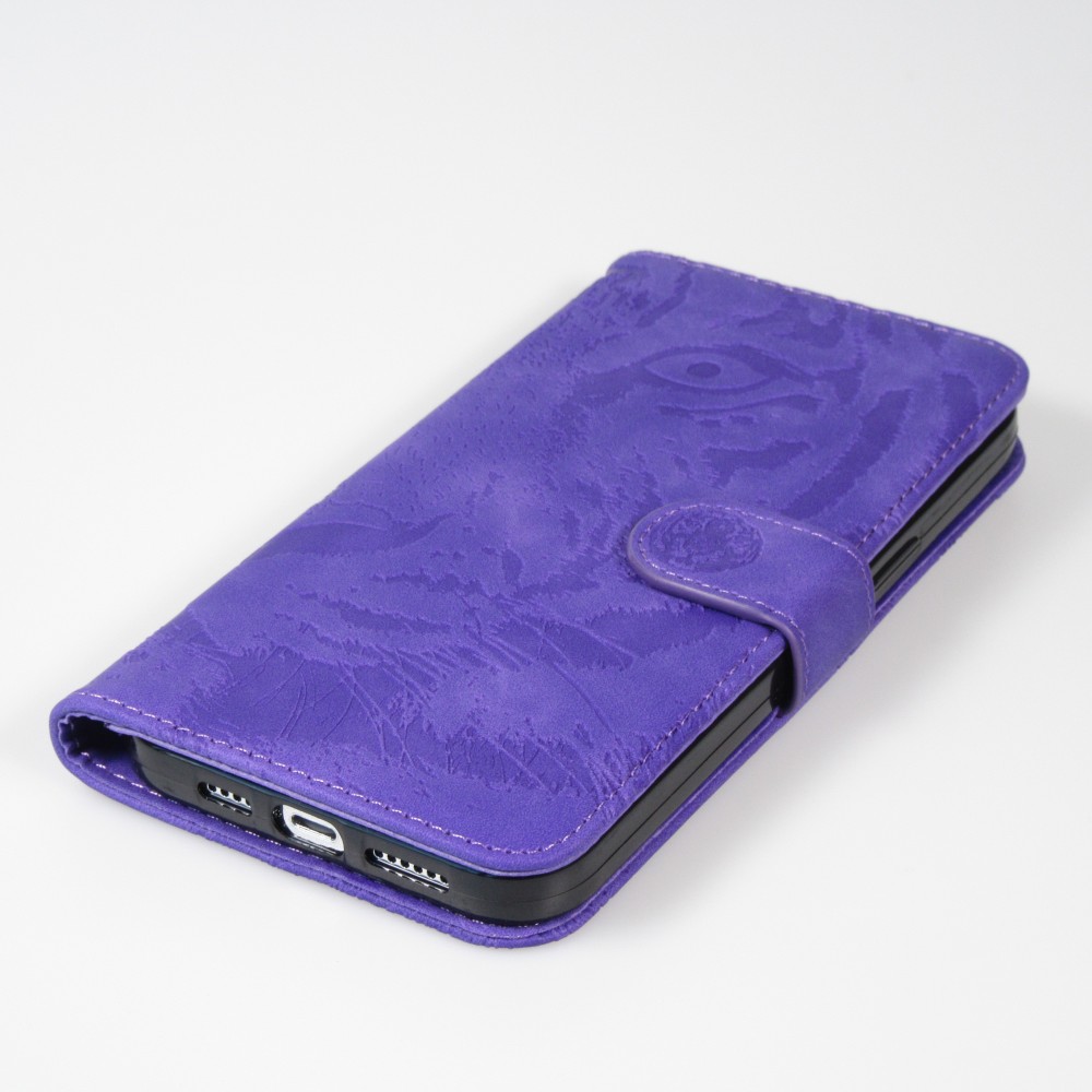 iPhone 15 Pro Max Case Hülle - 3D Flip Kunstleder Auge des Tigers - Violett