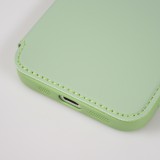Fourre iPhone 15 - Flip silicone souple avec surface lisse et mate - Vert