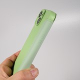 Fourre iPhone 15 - Flip silicone souple avec surface lisse et mate - Vert