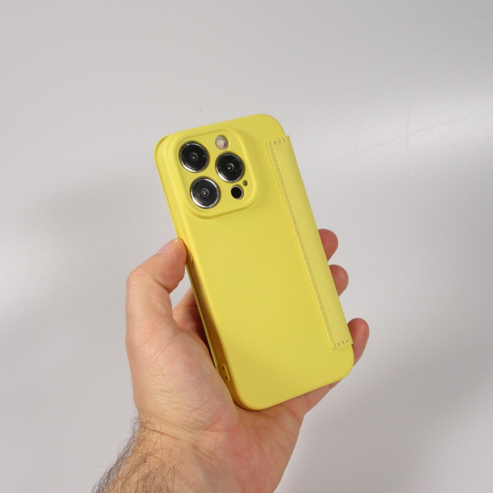 iPhone 15 Pro Max Case H&uuml;lle - Flip weiches Silikon mit matt glatter Oberfl&auml;che - Gelb