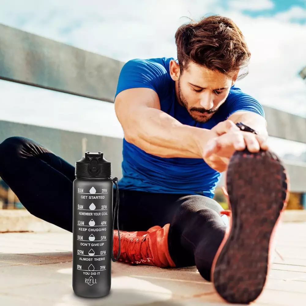 Grosse Wasserflasche 1000ml Stay Hydrated mit Drink-Motivation und Sicherheitsverschluss - Schwarz