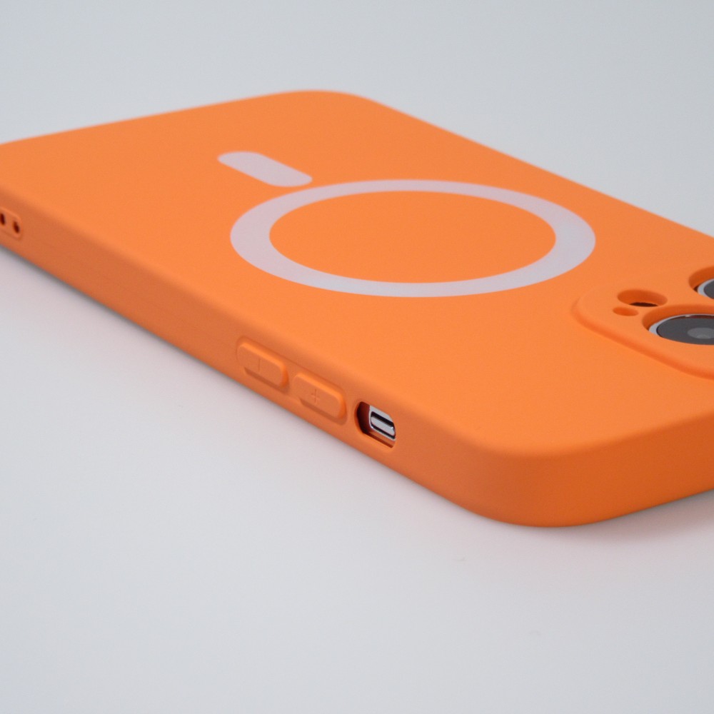 iPhone 15 Pro Case Hülle - Soft-Shell silikon cover mit MagSafe und Kameraschutz - Orange