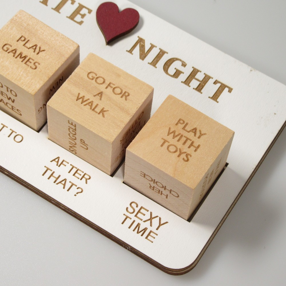 Jeu de dés en bois Date Night, jeu de couple amusant pour des activités amusantes, romantiques et passionnées