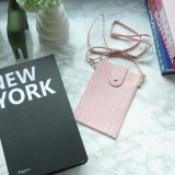 Portefeuille elégante universel pour smartphone luxueux en look cuir de crocodile avec lanière de cou - Rose