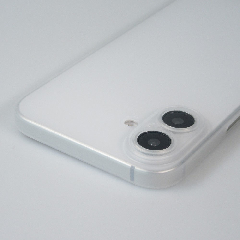 Coque iPhone 16 - Plastique ultra-fin texture mat semi-transparent - Blanc