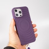iPhone 16 Pro Max Case H&uuml;lle - Silikon Soft Touch MagSafe mit Wellen und Handschlauf - Violett