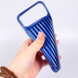 Coque iPhone 17 Pro - Effet ondul&eacute; 3D design souple et brillant lignes en relief styl&eacute;es - Bleu