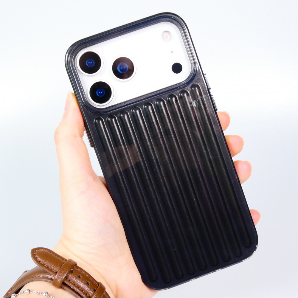Coque iPhone 17 Pro - Effet ondul&eacute; 3D design souple et brillant lignes en relief styl&eacute;es - Noir