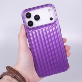 iPhone 17 Pro Case H&uuml;lle - Weiches Material mit 3D-Rillen Stylisch & lichtreflektierend - Violett