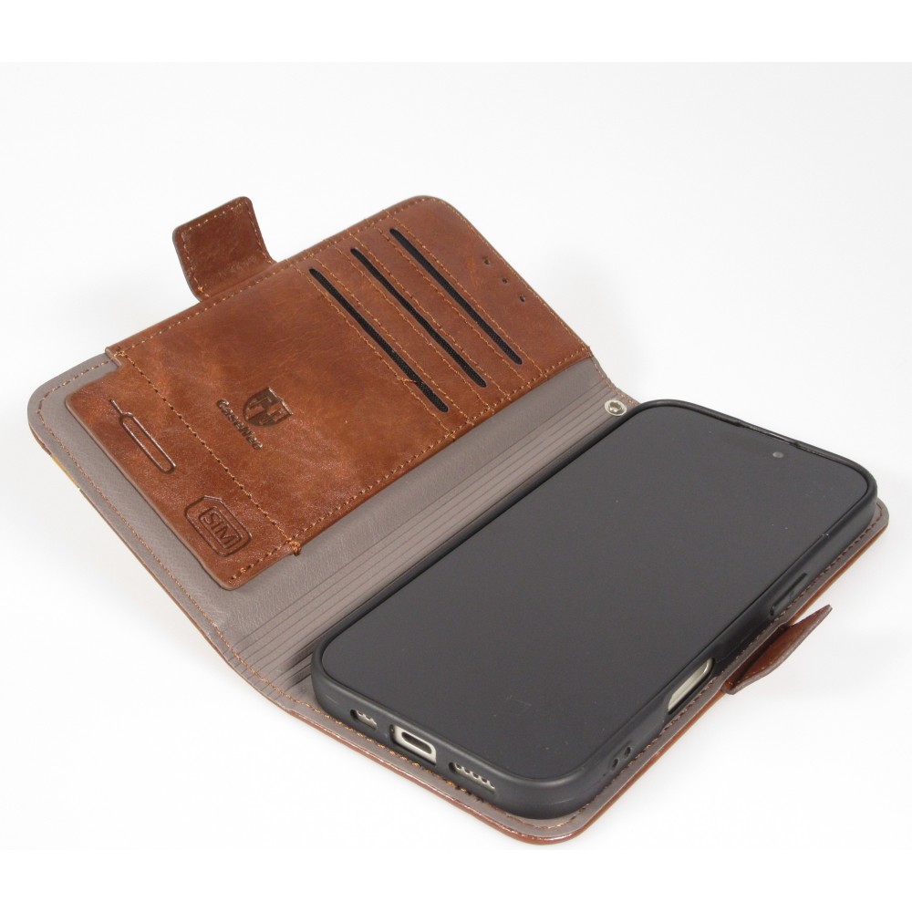 Etui cuir iPhone 17 - Flip Wallet en cuir véritable avec stripe design et compartiment à cartes - Brun foncé