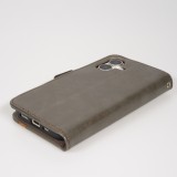 Etui cuir iPhone 17 - Flip Wallet en cuir véritable avec stripe design et compartiment à cartes - Gris