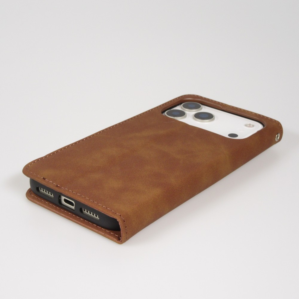 iPhone 17 Pro Leder Tasche - Flip Wallet vintage mit Magnetverschluss und Kartenhalter - Braun