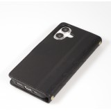 Fourre iPhone 16 - Flip matelass&eacute; &eacute;l&eacute;gant avec fermeture magn&eacute;tique et lani&egrave;re et emplacements pour cartes - Noir