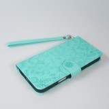 iPhone 16 Case Hülle - Flip Kartenetui Blumenmuster mit Lanyard - Hellblau