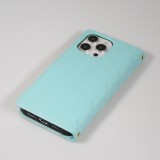Fourre iPhone 16 Pro - Flip matelass&eacute; &eacute;l&eacute;gant avec fermeture magn&eacute;tique et lani&egrave;re et emplacements pour cartes - Turquoise