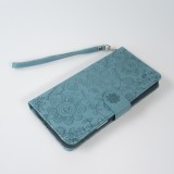 Fourre iPhone 16 Pro - Flip porte-cartes dessins fleurs avec lani&egrave;re - Bleu fonc&eacute;
