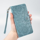 Fourre iPhone 16 Pro - Flip porte-cartes dessins fleurs avec lani&egrave;re - Bleu fonc&eacute;