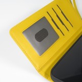 iPhone 16 Pro Case H&uuml;lle - Flip Kartenetui Blumenmuster mit Lanyard - Gelb