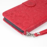 Fourre iPhone 16 Pro - Flip porte-cartes dessins fleurs avec lani&egrave;re - Rouge