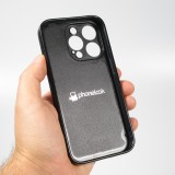 Coque iPhone 15 Pro - Silicone rigide noir 100% unique générée par intelligence artificielle (AI) avec vos idées