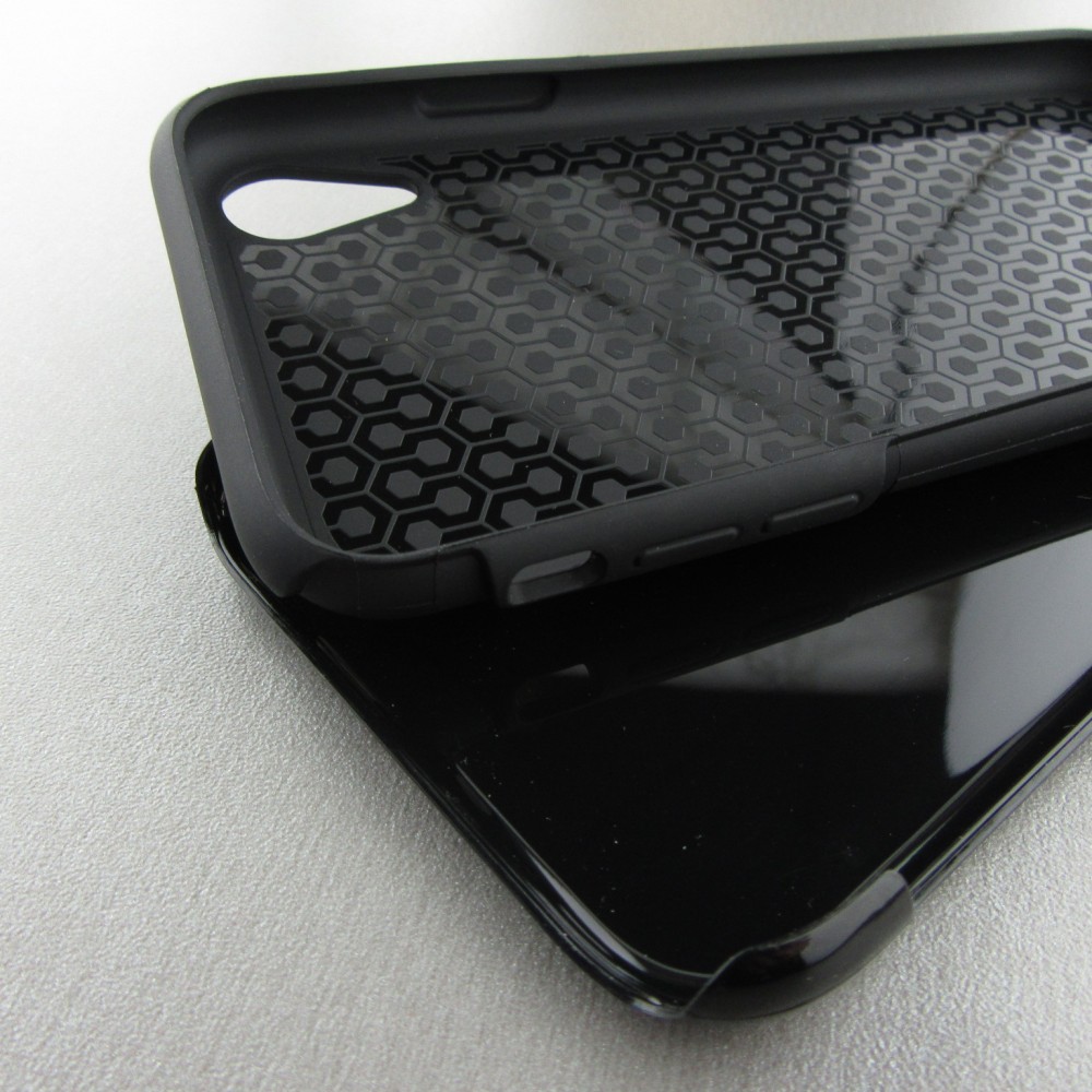 Coque iPhone XR - Hybrid Armor noir Chat sur fond violet