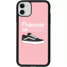 Coque iPhone 11 - Silicone rigide noir princesse en basket